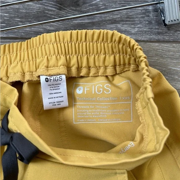 FIGS Uniform scrub top and bottom Set XXS. - Picture 4 of 6